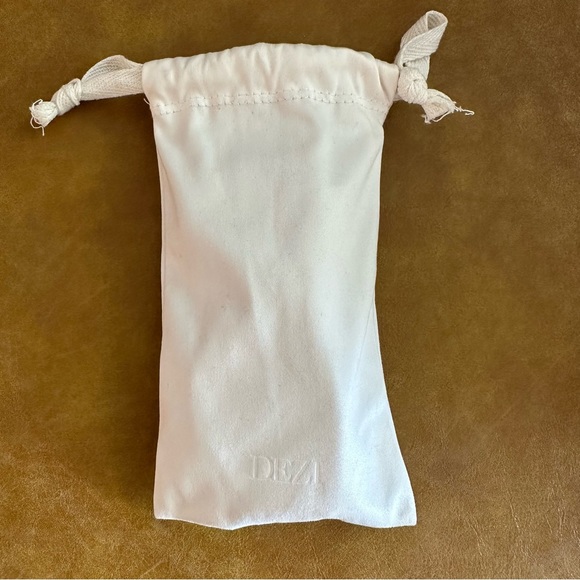 Dezi Charge It Sunglasses - Picture 9 of 11